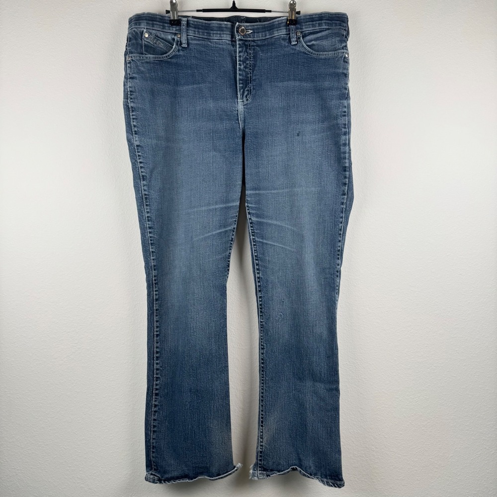 Wrangler Q-Baby Jeans Womens 20W Blue Fair Western Bootcut Riding WRQ20AU